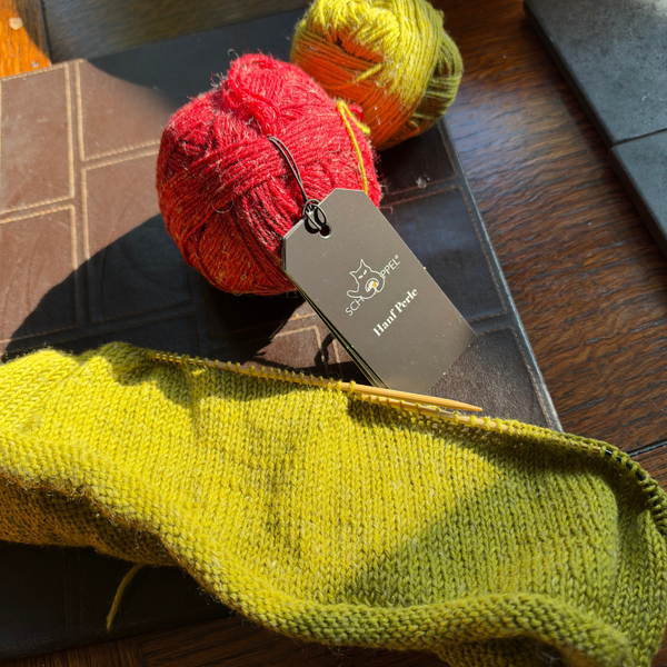 Knitting with Hanf Perl