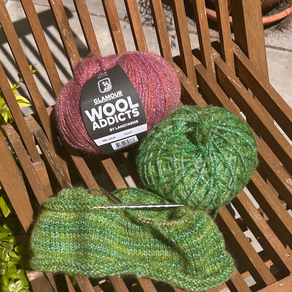 Close-up of knitted swatch in GLAMOUR, highlighting texture and sparkle