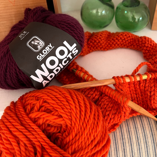 Close-up of GLORY yarn knitted in stocking stitch to show stitch definition