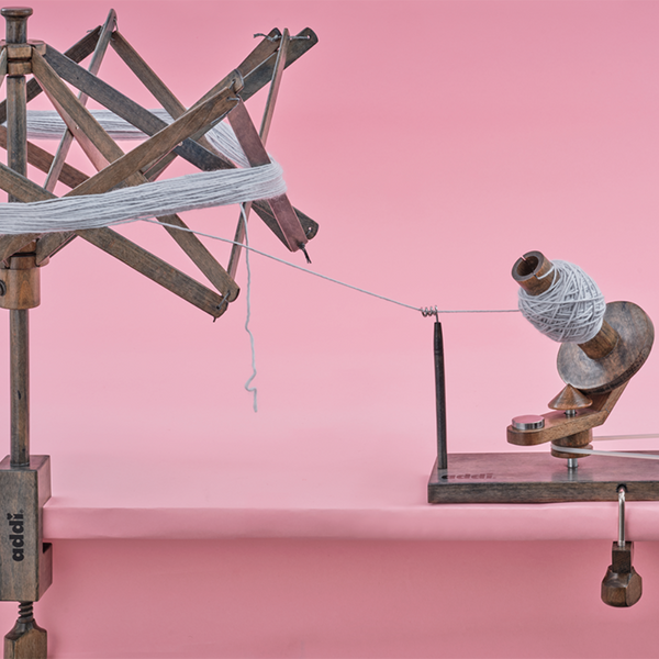 Ball winder and swift