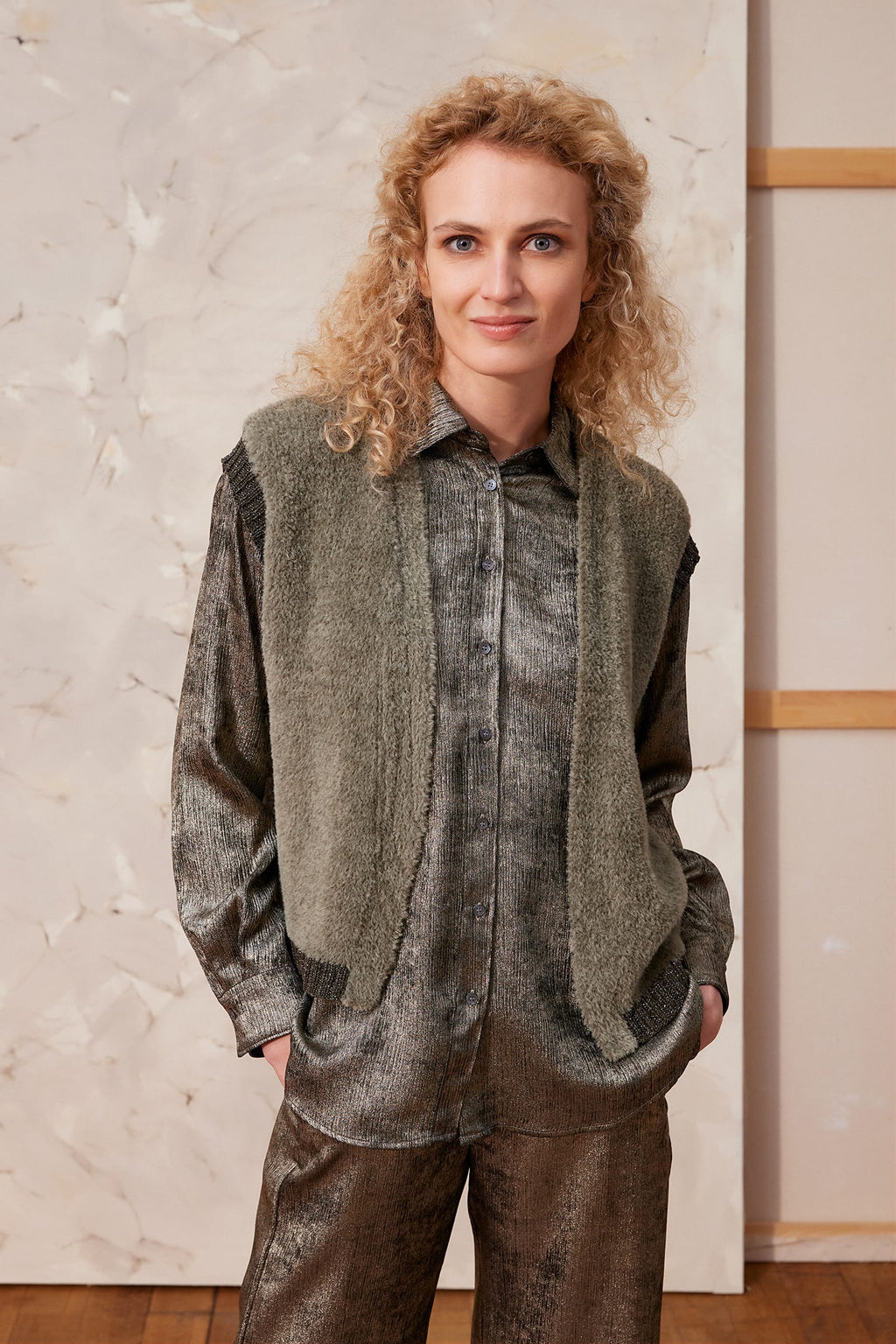 LANGYARNS Kits Knitting Pattern Small - Medium | 4 balls 1181.0099 | 1 ball 56.0099 PALINA Vest Pattern Kit in VELVET & LAMÉ SOFT by LANGYARNS | Fatto a Mano 290-020