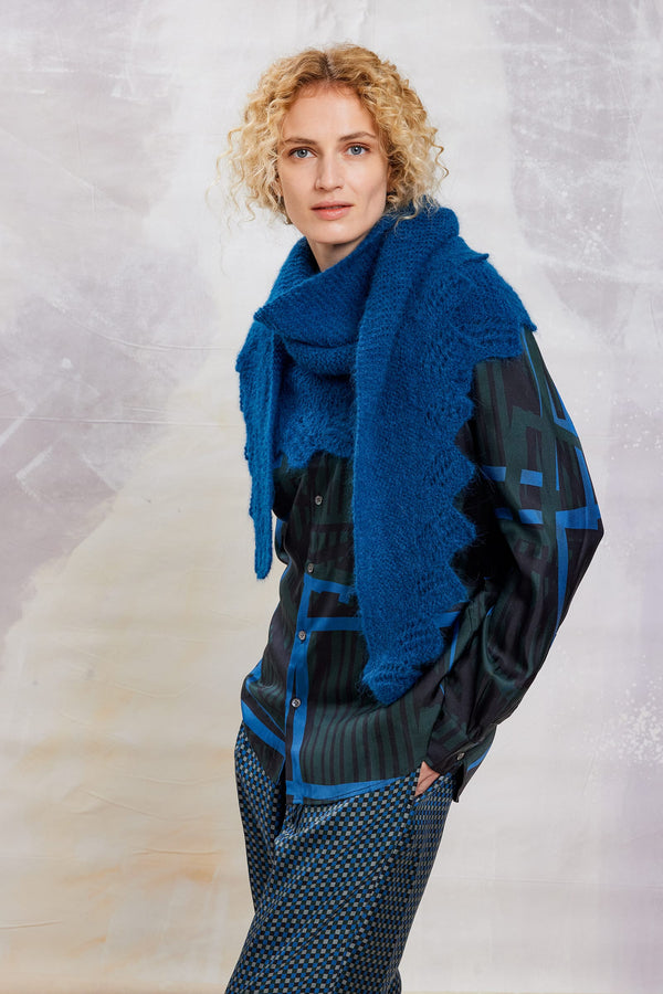 VIERA Triangular scarf Pattern Kit in SURI ALPACA by LANGYARNS | Fatto a Mano 290-071