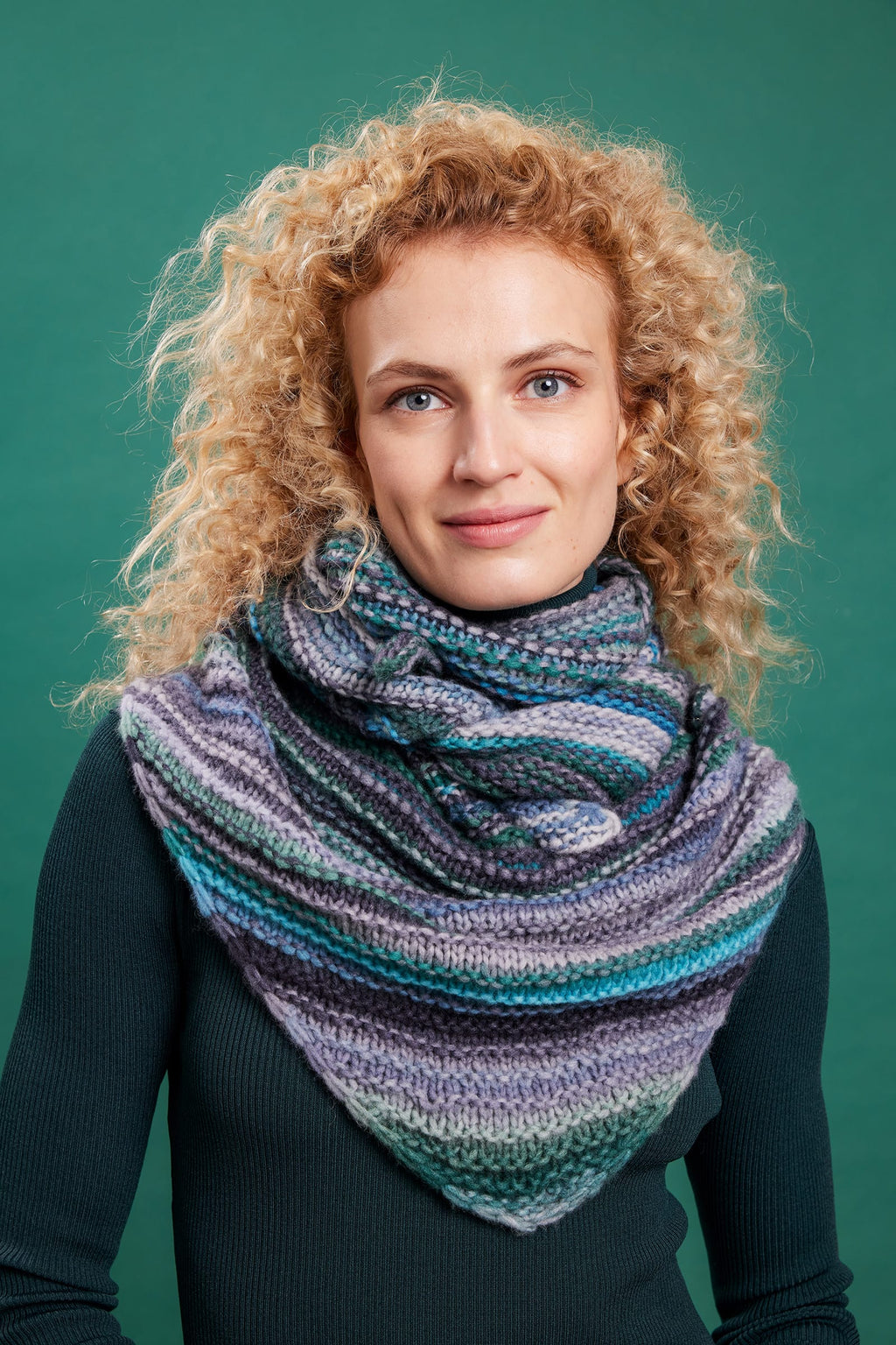 Lang Yarns Knitting Pattern ca 160 x 60 cm | 2 balls 1077.0030 VERINA Triangular shawl Pattern Bundle in Cloud, Promise by LANGYARNS | Punto 93-002