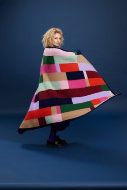 LANGYARNS Kit Knitting Pattern Approximately 130 x 180 cm | 2 balls 1162.0062 | 2 balls 1162.0035 | 1 ball 1162.0039 | 1 ball 1162.0071 | 1 ball 1162.0009 | 1 ball 1162.0085 | 1 ball 1162.0059 | 1 ball 1162.0016 | 1 ball 1162.0146 UMA Blanket Pattern Bundle in Promise by LANGYARNS | Punto 93-009