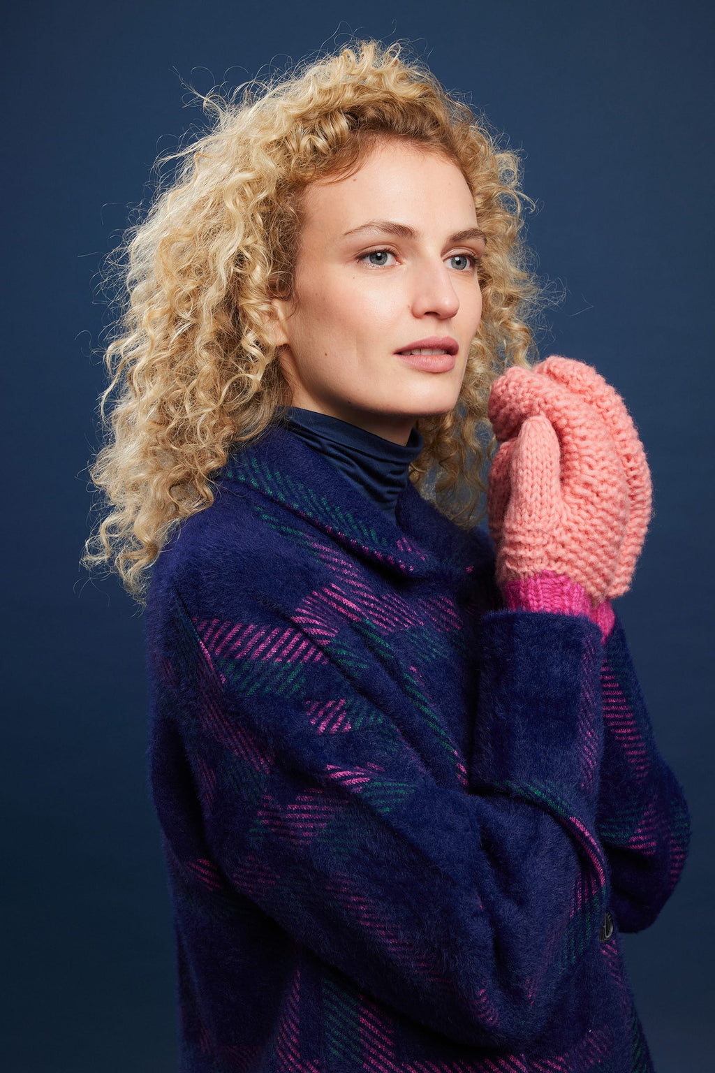 LANGYARNS Kit Knitting Pattern Ladies Size | 1 ball 1162.0085 | 1 ball 1162.0029 FRANKA Mittens Pattern Bundle in Promise by LANGYARNS | Punto 93-011