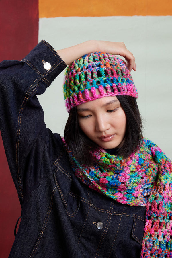 RADHA Crocheted Hat Pattern Kit in TWISTER by LANGYARNS | Punto 95-009