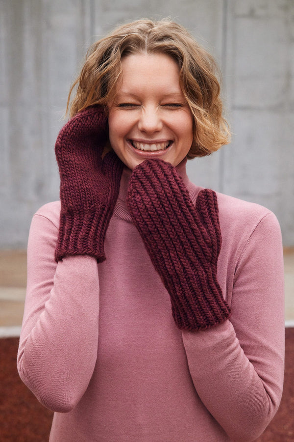 NORAH Gloves Pattern Kit in NATURALIS by LANGYARNS | Punto 97-006