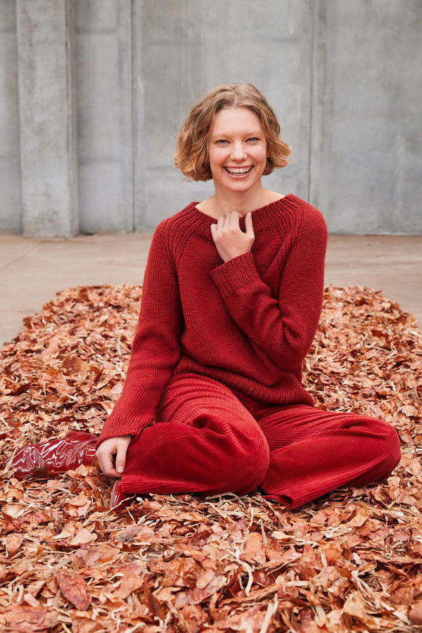 NAYA Raglan Sweater Pattern Kit in NATURALIS by LANGYARNS | Punto 97-010