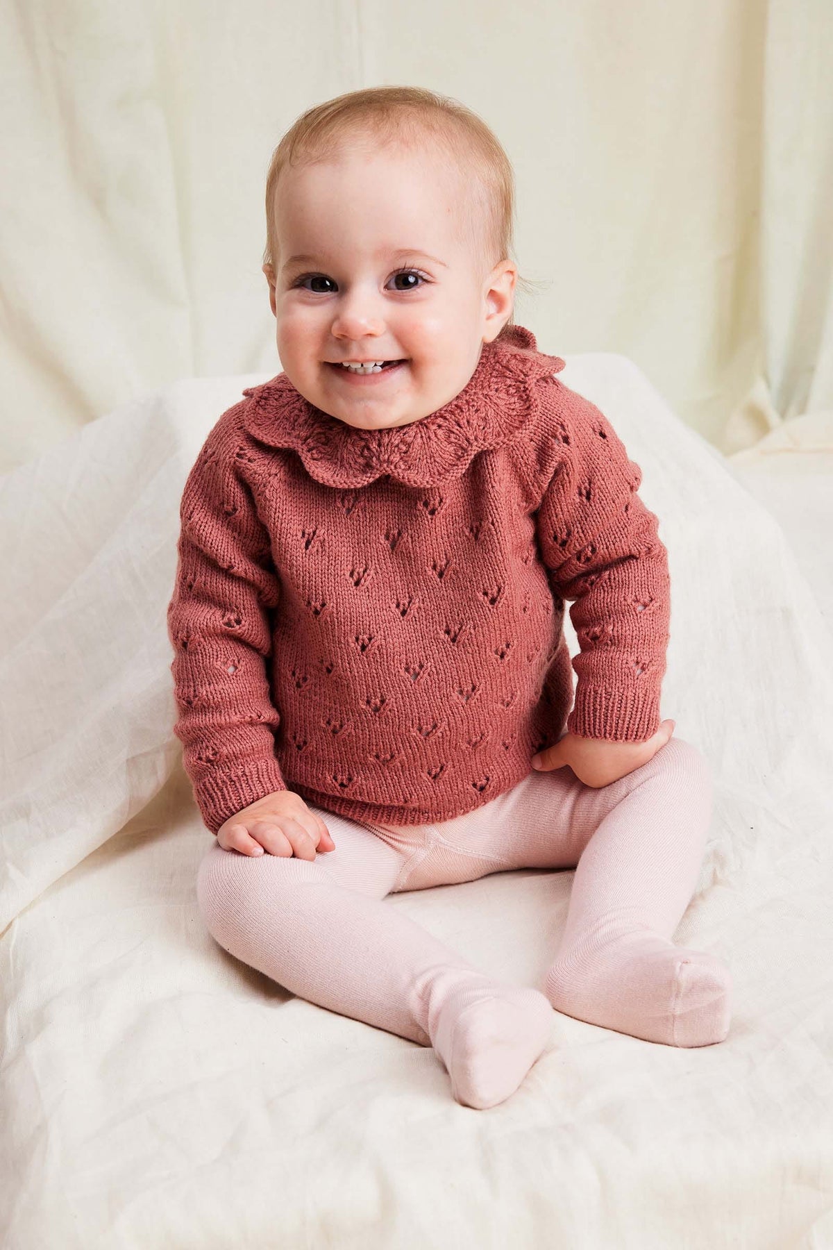 Lang Yarns Knitting Pattern YUNA Sweater Pattern Bundle in Merino 200 Bebe by LANGYARNS | Punto 99-003