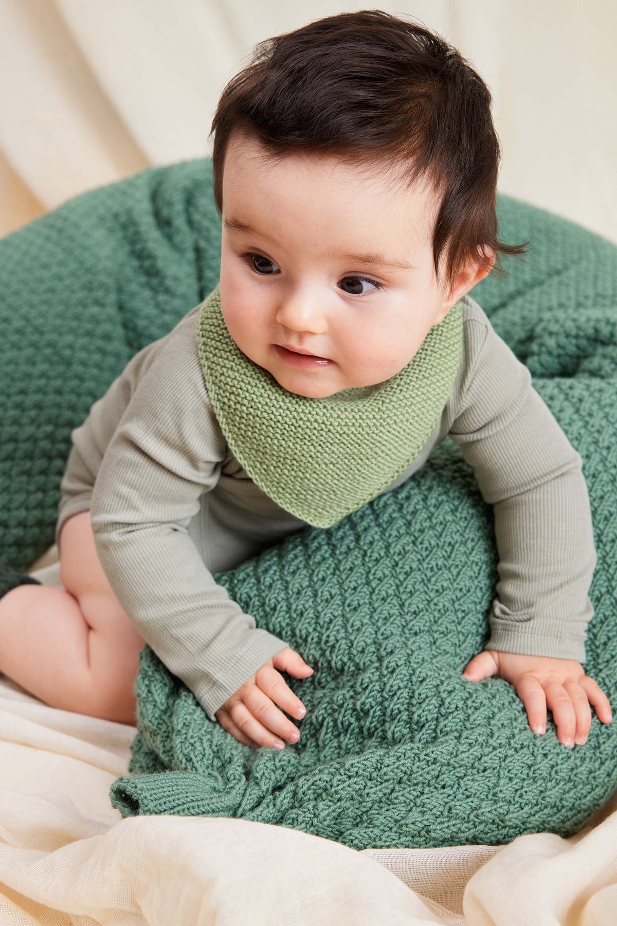 Lang Yarns Knitting Pattern DUA Bib Pattern Bundle in Merino 200 Bebe by LANGYARNS | Punto 99-012