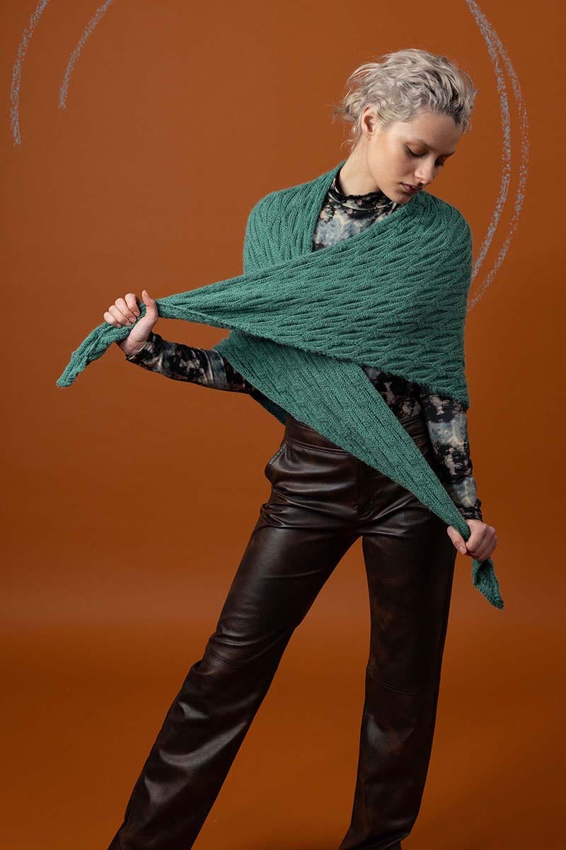 Lang Yarns Knitting Pattern ADELA Triangular shawl Pattern Bundle in Alpaca Soxx 6ply by LANGYARNS | Punto 76-001