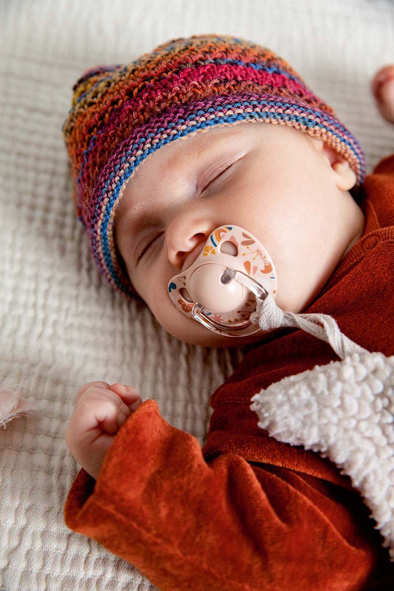 Lang Yarns Knitting Pattern Baby hat Pattern Bundle in MERINO 200 BEBE COLOUR by LANGYARNS | Punto 54-001