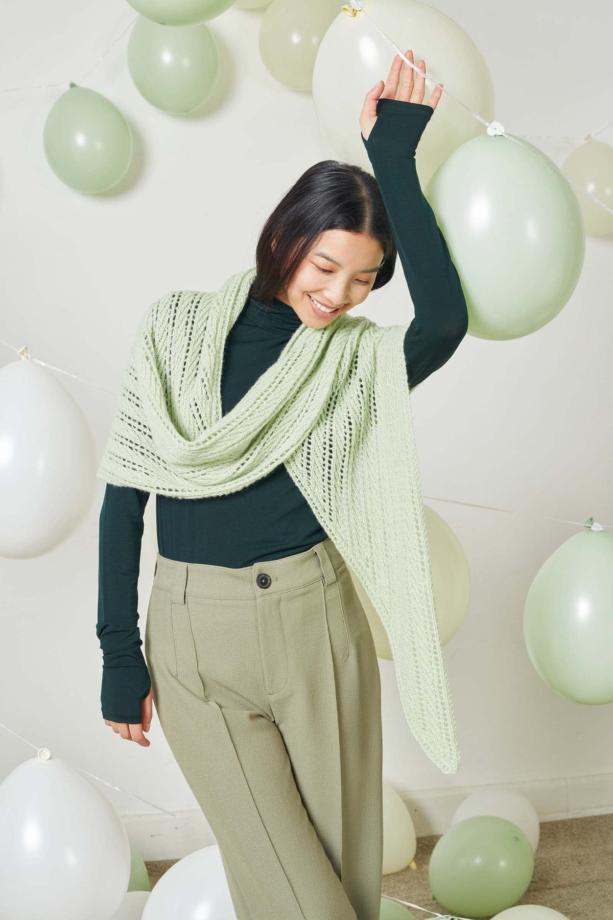 Lang Yarns Knitting Pattern BERTINA Triangular shawl Pattern Bundle in REGINA by LANGYARNS | Fatto a Mano 278-018