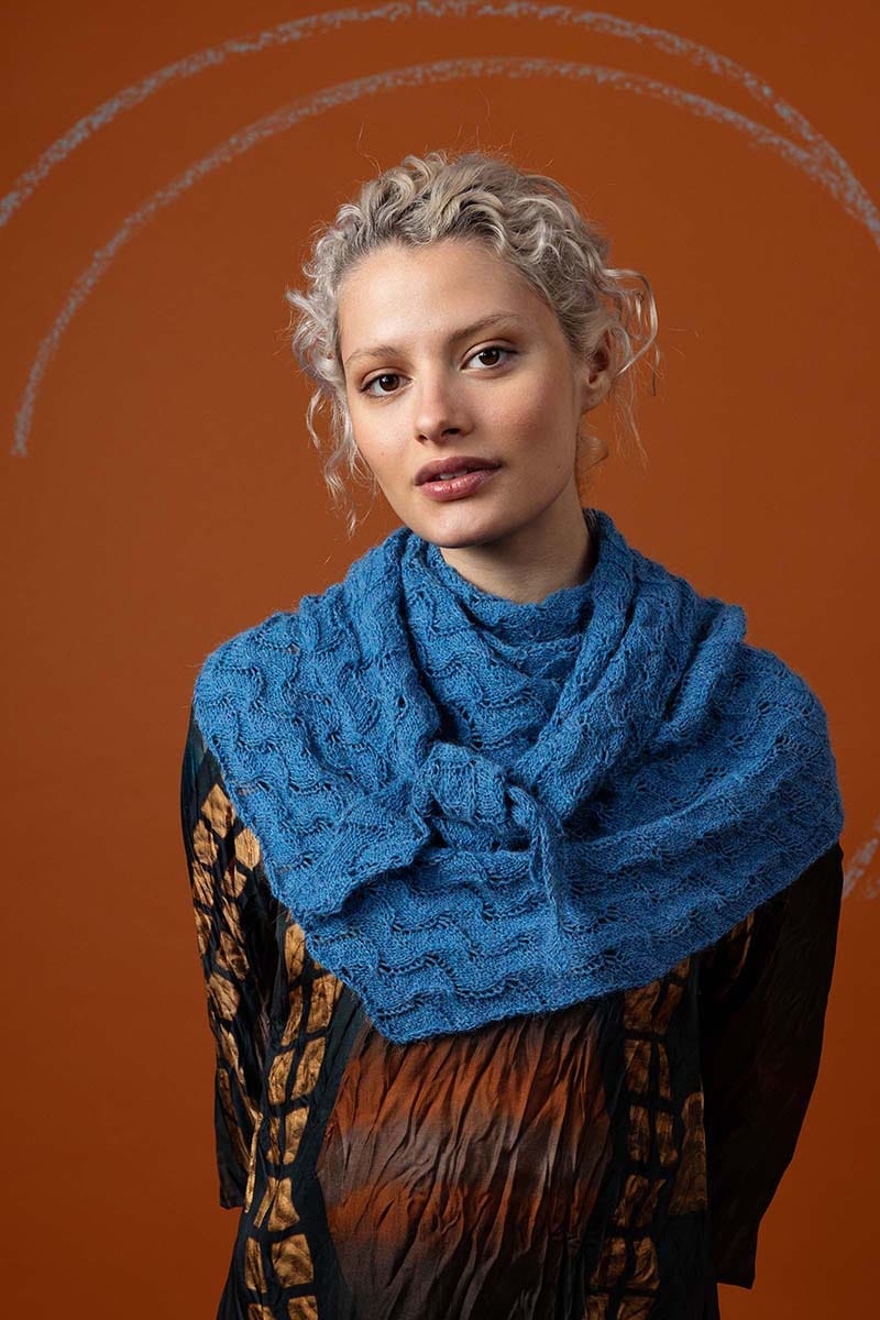Lang Yarns Knitting Pattern CADENCE Triangular shawl Pattern Bundle in Alpaca Soxx 4ply by LANGYARNS | Punto 76-009