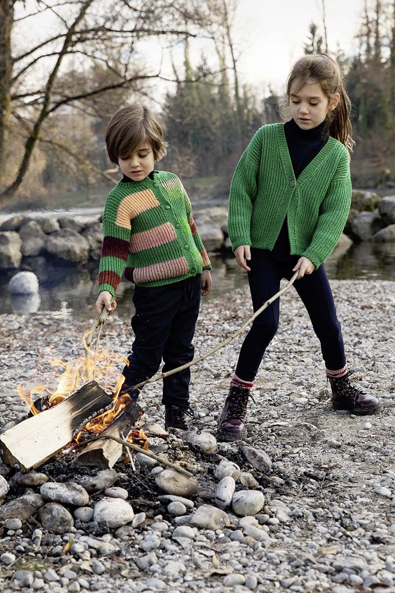 Lang Yarns Knitting Pattern Cardigan Pattern Bundle in MERINO 150 by LANGYARNS | Punto 28-005