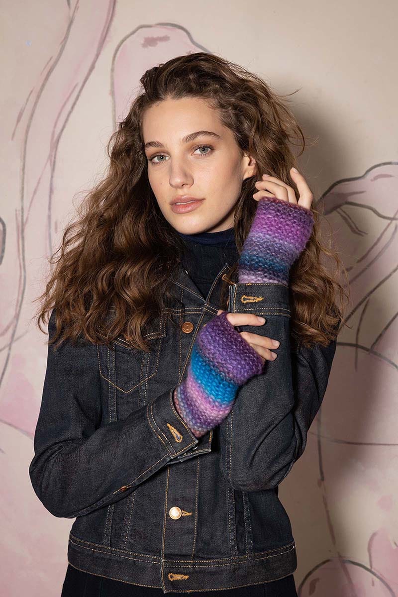 Lang Yarns Knitting Pattern DEBRA Wrist warmers Pattern Bundle in Cloud by LANGYARNS | Punto 73-004