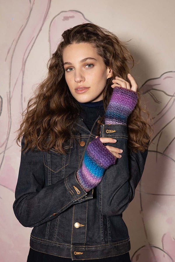 DEBRA Wrist-warmers Pattern Kit in CLOUD by LANGYARNS | Punto 73-004