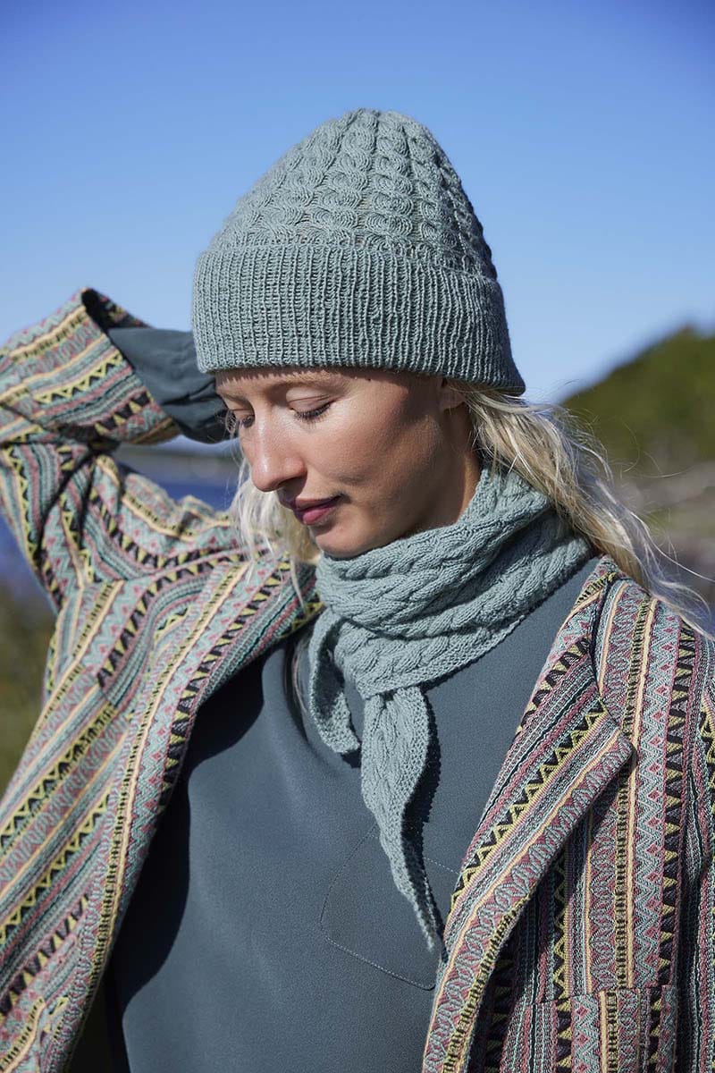 Lang Yarns Knitting Pattern ELIN Hat Pattern Bundle in Cashmere Extra Lace by LANGYARNS | Punto 94-003
