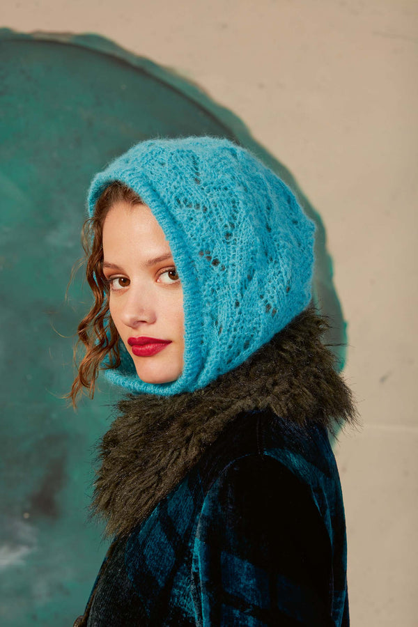 GENEVIEVE Lacy-Hood Pattern Kit in SURI ALPACA by LANGYARNS | Fatto a Mano 278-038
