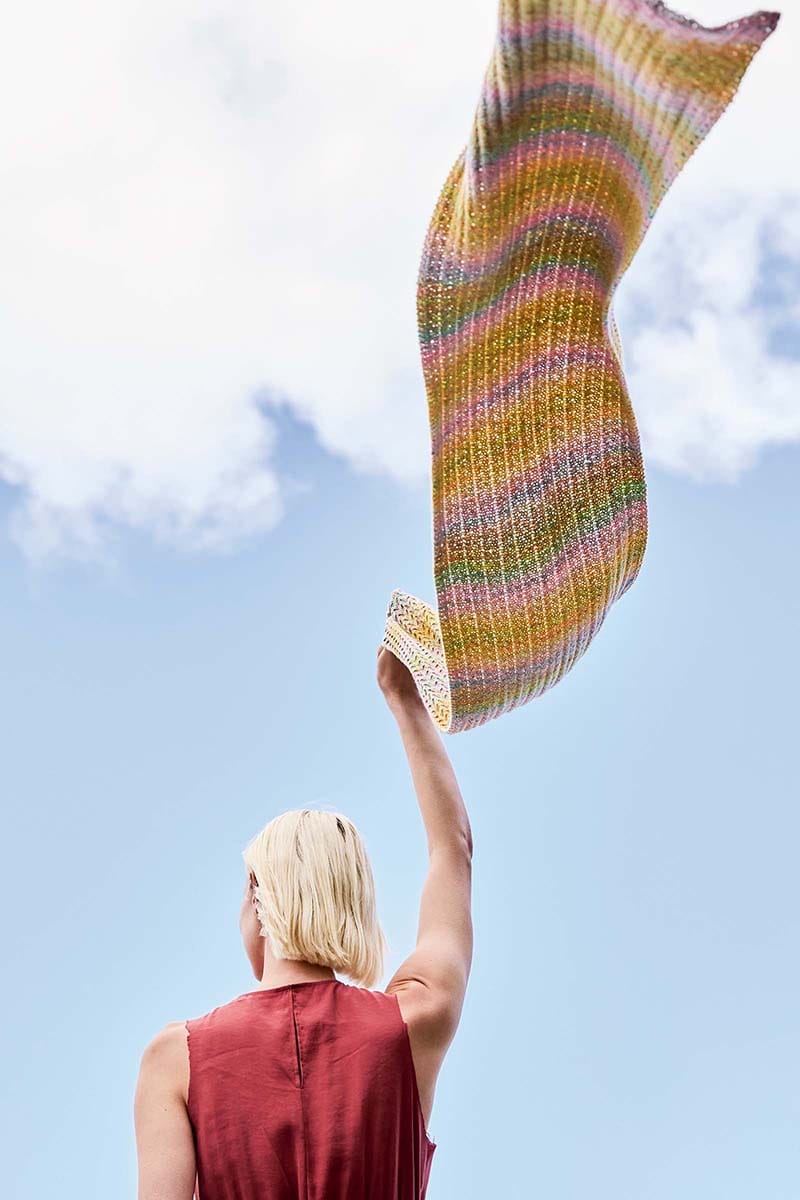 Lang Yarns Knitting Pattern GIA Scarf Pattern Bundle in Illusion by LANGYARNS | Punto 81-005