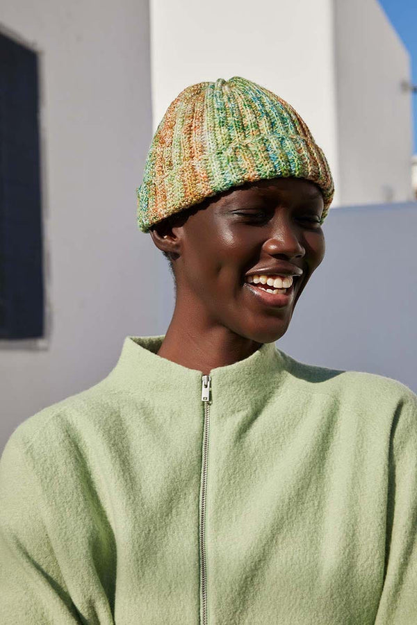 GOLDEN-LAUGHTER Crochet Hat Pattern Kit in MOVE 4PLY by LANGYARNS | Punto 86-003