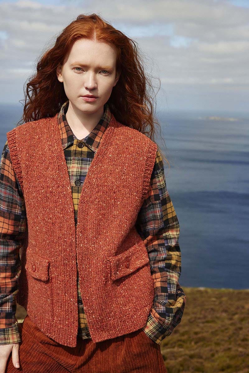 Lang Yarns Knitting Pattern GRIAN Vest Pattern Bundle in Donegal Tweed+ by LANGYARNS | Punto 87-085