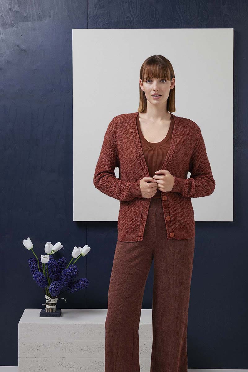 Lang Yarns Knitting Pattern Hetti Vest Pattern Bundle in Vaya by LANGYARNS | Fatto a Mano 288-034