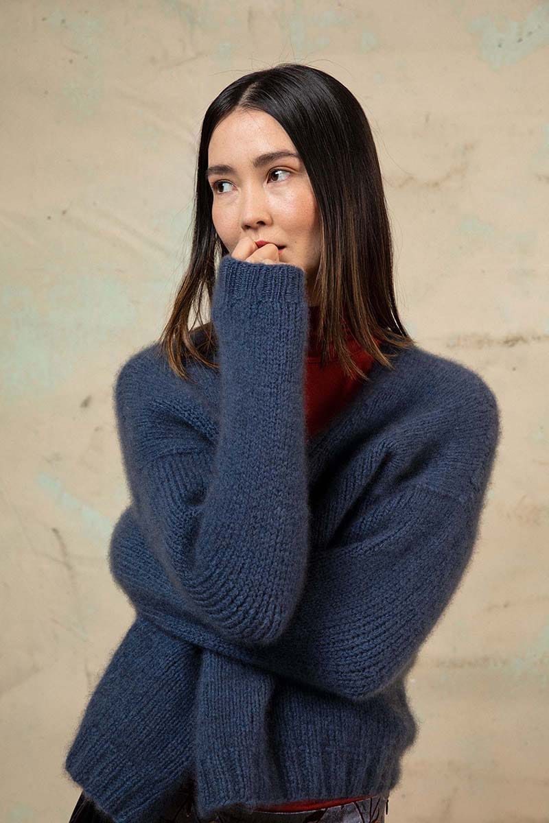 Lang Yarns Knitting Pattern JASMIN Cardigan Pattern Bundle in Cashmere Light by LANGYARNS | Punto 60-011