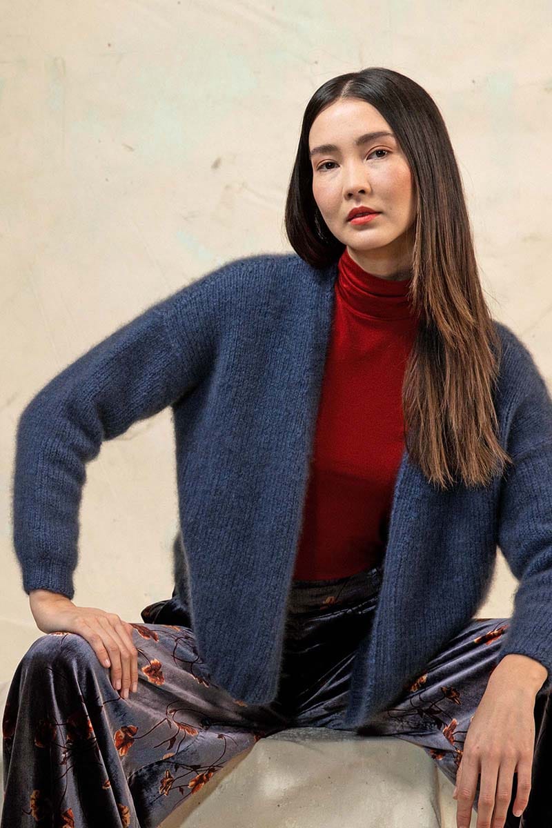 Lang Yarns Knitting Pattern JASMIN Cardigan Pattern Bundle in Cashmere Light by LANGYARNS | Punto 60-011