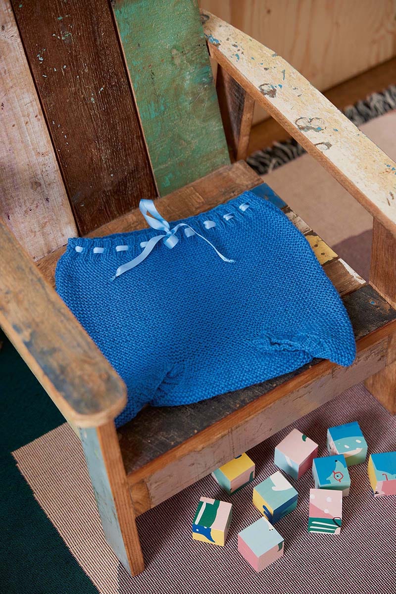 Lang Yarns Knitting Pattern JESSEY Soakers Pattern Bundle in Merino 200 Bébé by LANGYARNS | Punto 80-022