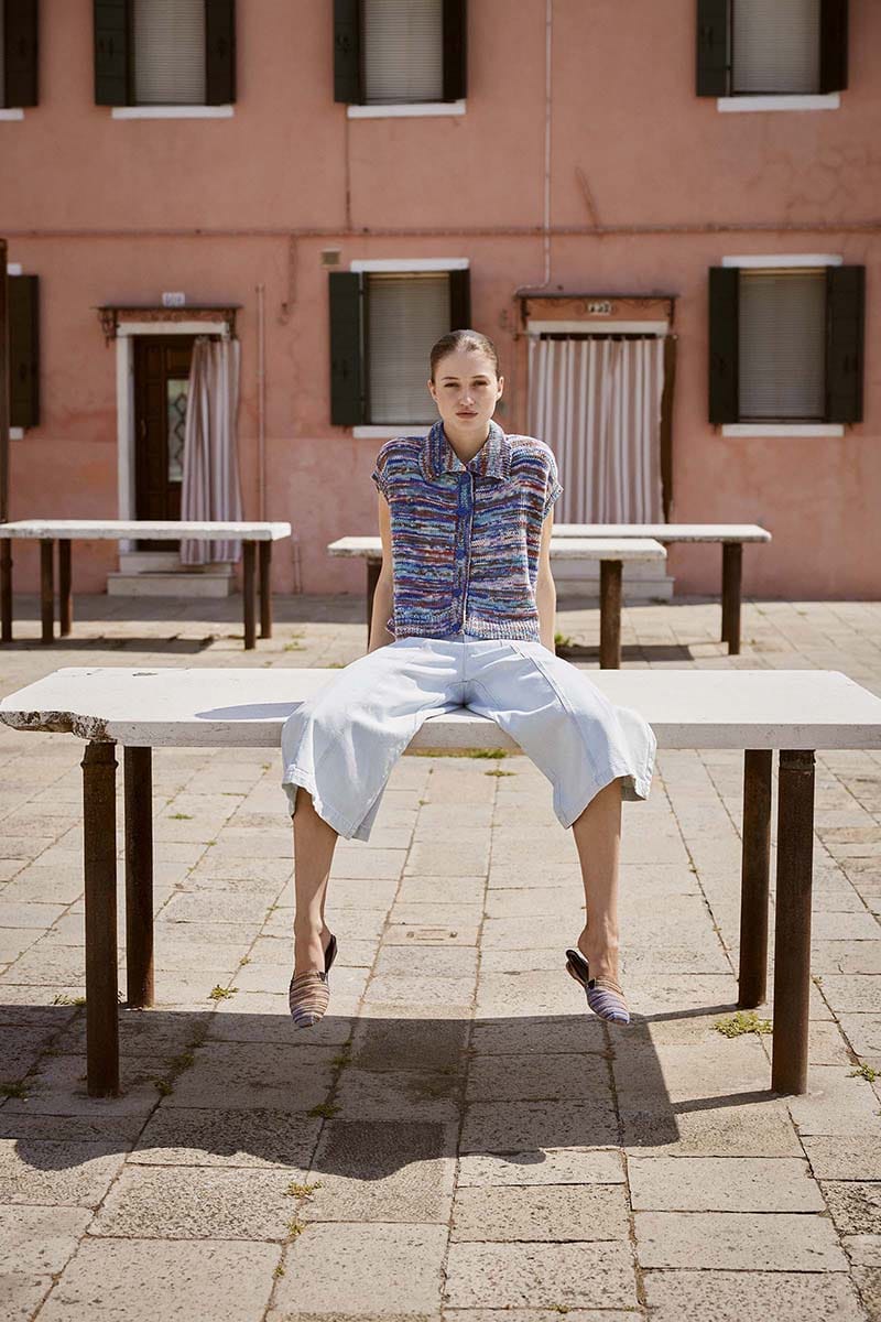 Lang Yarns Knitting Pattern JULE Vest with collar Pattern Bundle in Lisboa by LANGYARNS | Punto 91-004