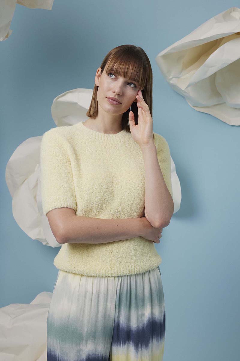 Lang Yarns Knitting Pattern Liv Sweater Pattern Bundle in Velvet by LANGYARNS | Fatto a Mano 288-042