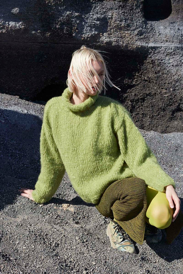 LUSH-OASIS Sweater Pattern Kit in DESIRE by WOOLADDICTS | WOOLADDICTS #13-009