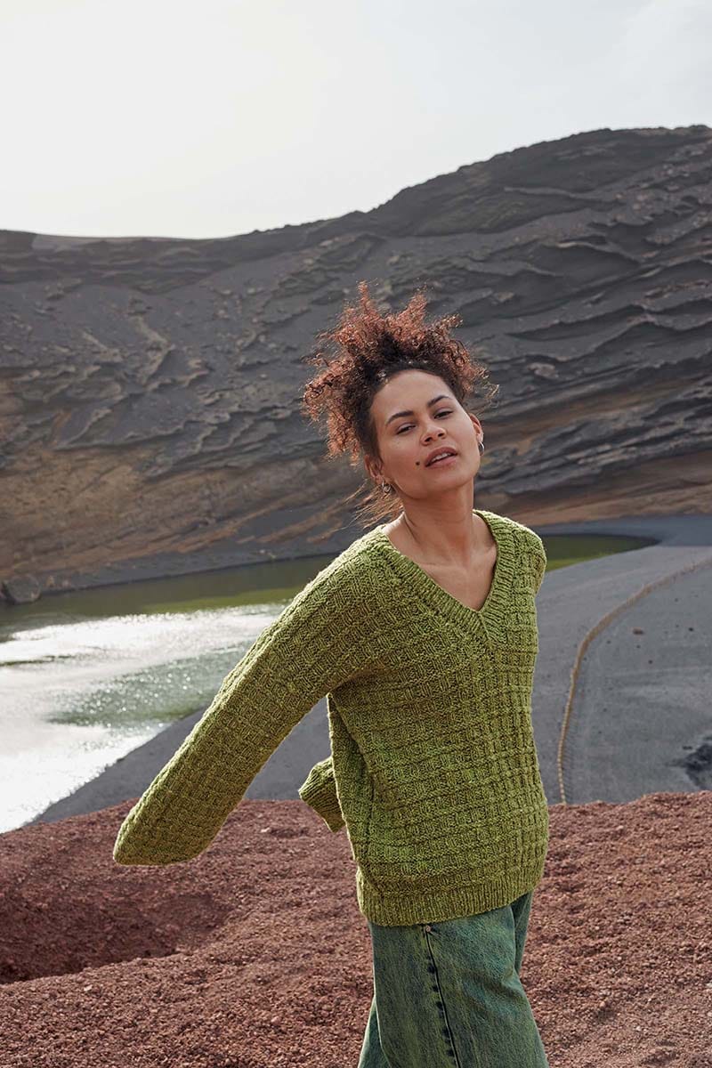 Lang Yarns Knitting Pattern MANDY Sweater Pattern Bundle in DONEGAL TWEED+ by LANGYARNS | Punto 77-004