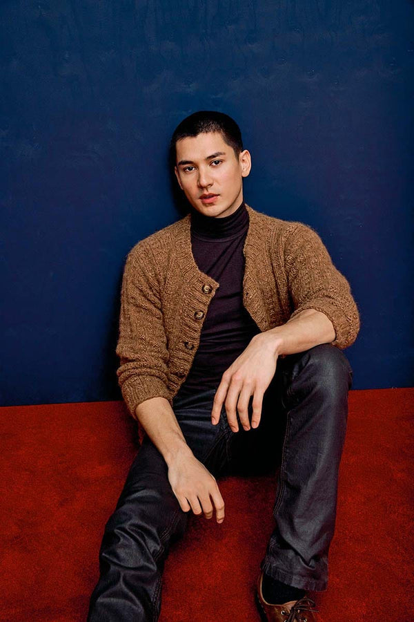 QUENTIN Men's Top-down Cardigan Pattern Kit in BABY LAMA by LANGYARNS | Punto 89 - 242