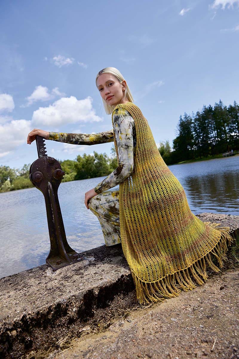 Lang Yarns Knitting Pattern QUIRINA Vest Pattern Bundle in Illusion by LANGYARNS | Punto 81-007