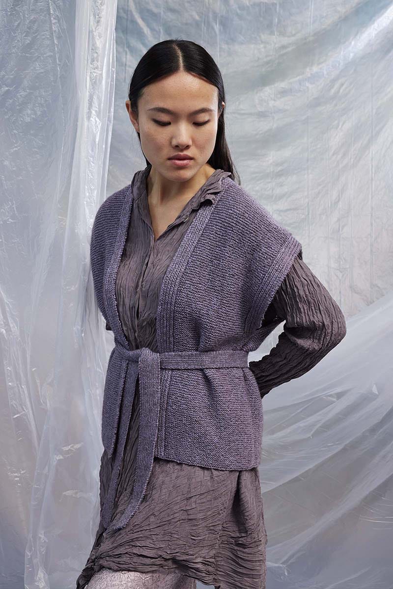 Lang Yarns Knitting Pattern RAVEN Vest Pattern Bundle in Nomad by LANGYARNS | Fatto a Mano 286-061