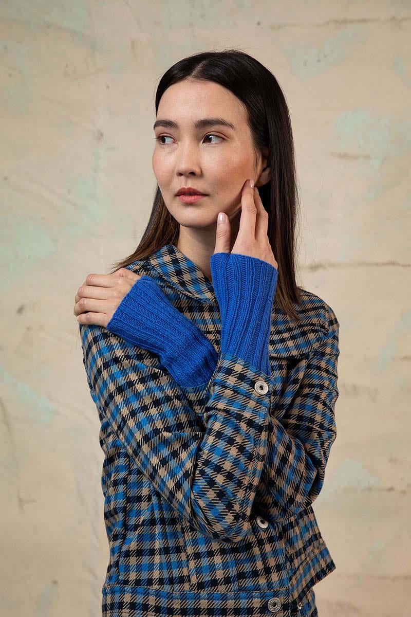 Lang Yarns Knitting Pattern REGINA Wrist warmers Pattern Bundle in Cashmere Premium by LANGYARNS | Punto 60-008