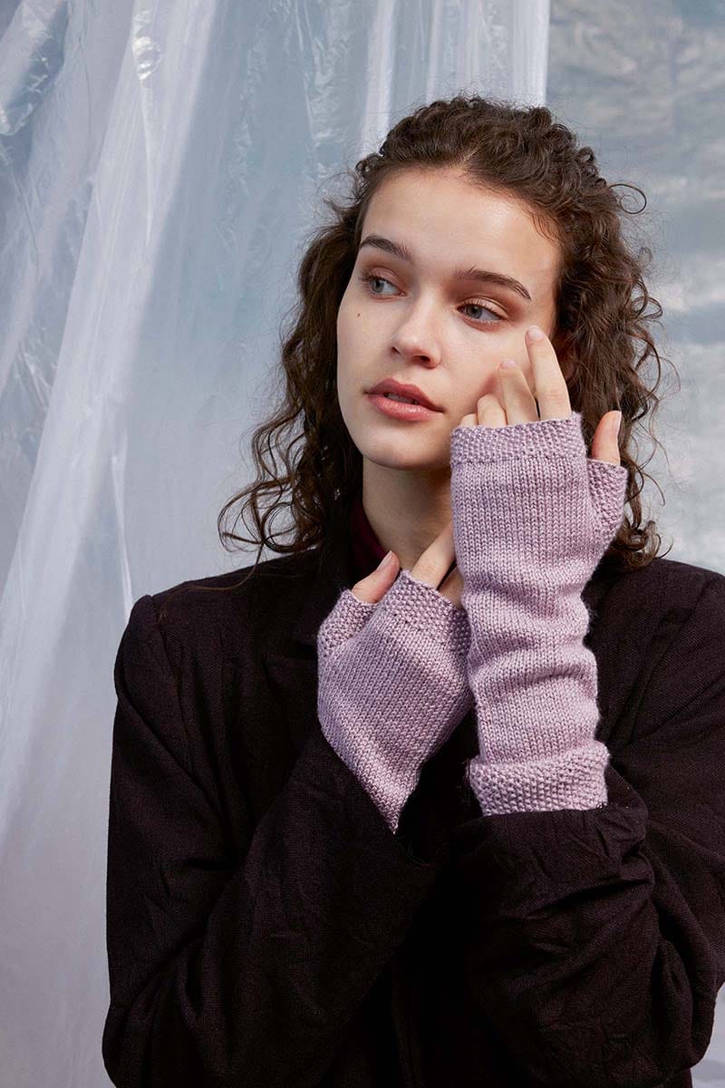 Lang Yarns Knitting Pattern RIA Fingerless gloves Pattern Bundle in Classic Silk by LANGYARNS | Fatto a Mano 286-071