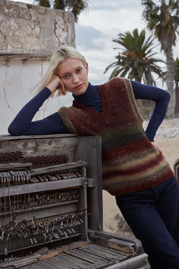 RIGHT-TO-ROAM Slipover Pattern Kit in MOVE 6PLY by WOOLADDICTS | Punto 79-006