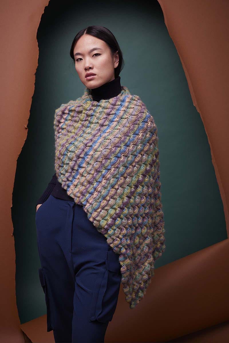 Lang Yarns Knitting Pattern ROSALBA Shawl Pattern Bundle in Aurora by LANGYARNS | Fatto a Mano 286-026