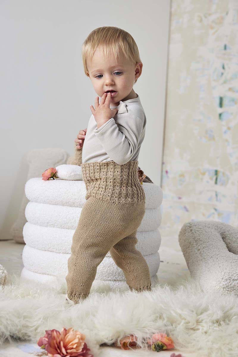 Lang Yarns Knitting Pattern SAMI Leggings Pattern Bundle in Baby Cotton Naturally Coloured by LANGYARNS | Punto 83-009