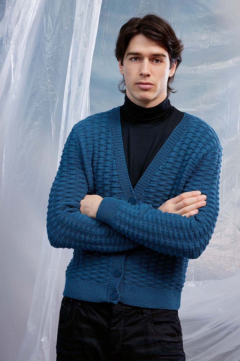 Lang Yarns Knitting Pattern SIA Unisex Cardigan Pattern Bundle in Merino 120 by LANGYARNS | Fatto a Mano 286-080