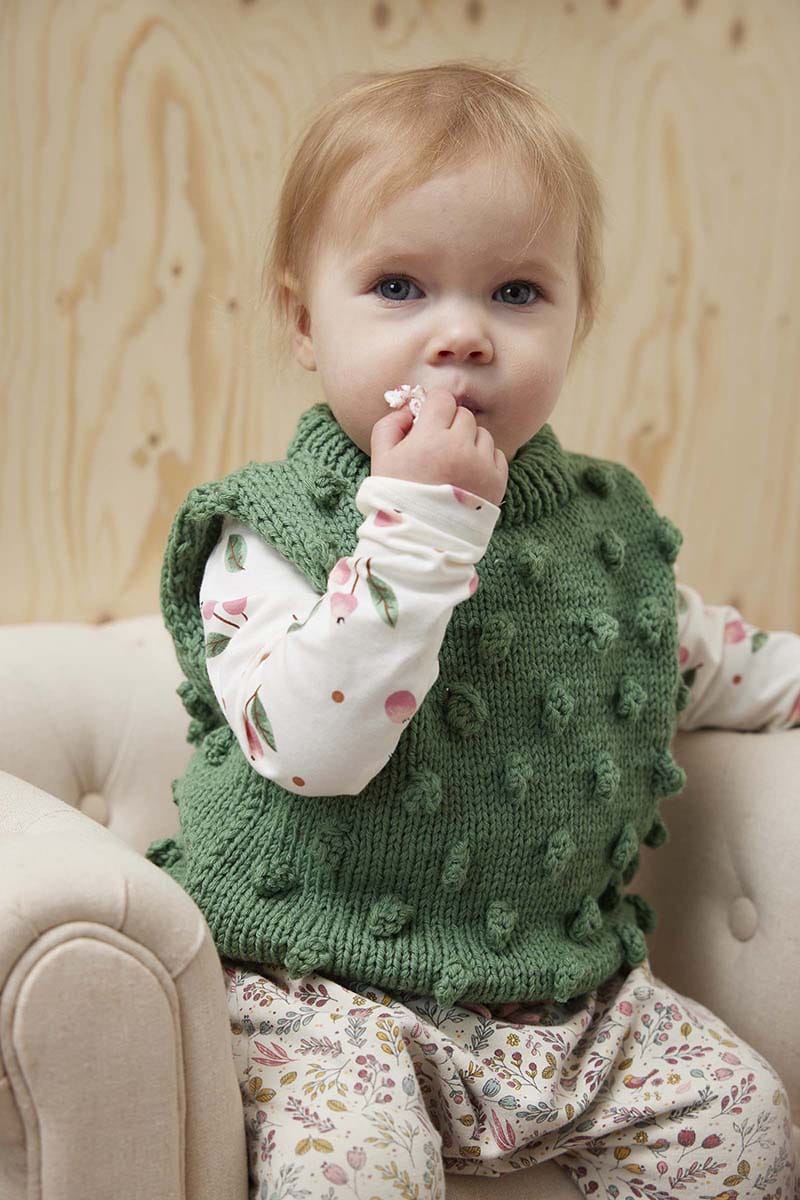 Lang Yarns Knitting Pattern SILLIA Slipover Pattern Bundle in Merino 200 Bébé by LANGYARNS | Punto 80-018