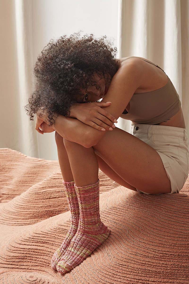 Lang Yarns Knitting Pattern SINGLE STEP Socks Pattern Bundle in Footprints by LANGYARNS | Punto 70-003