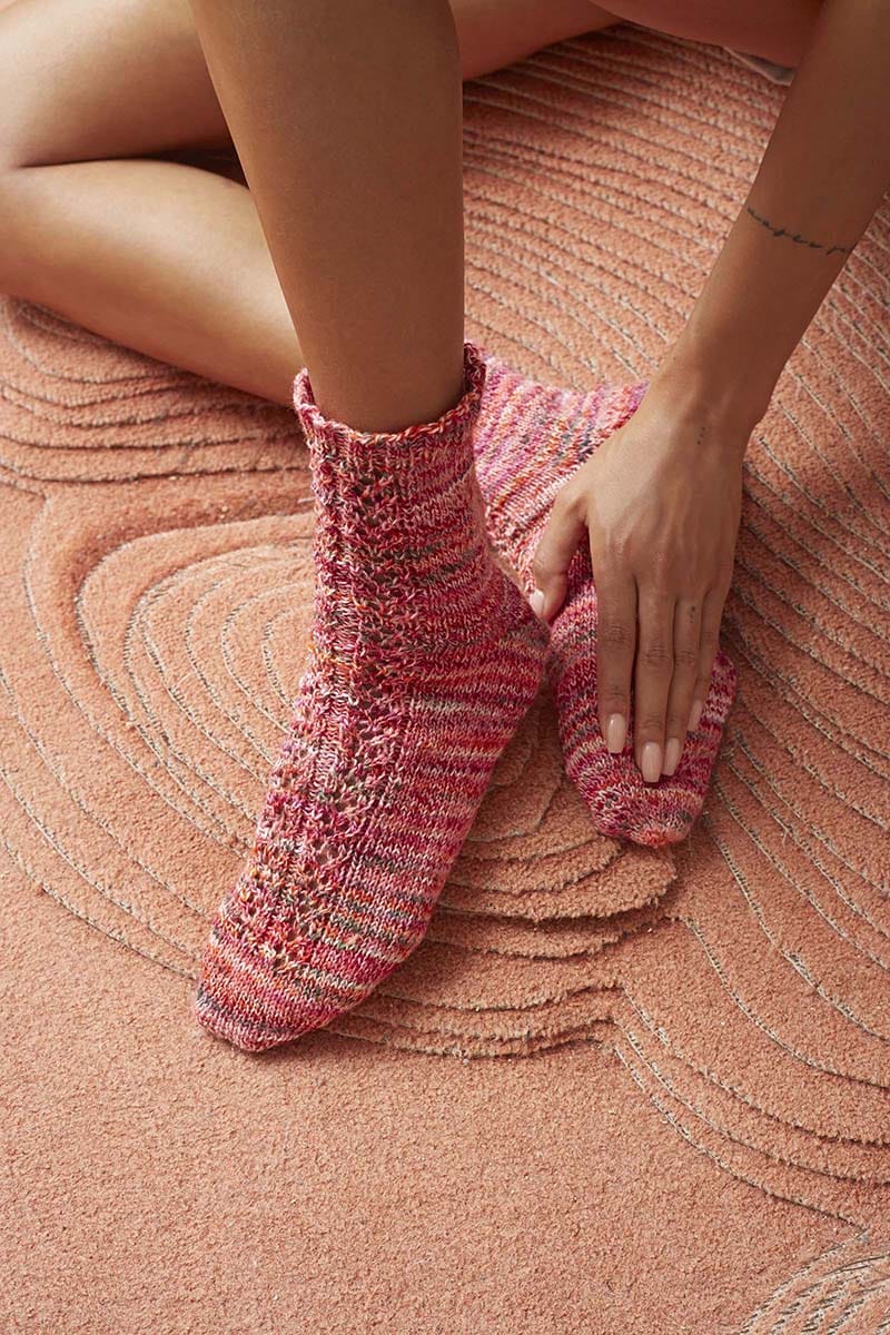 Lang Yarns Knitting Pattern SOLE MATES Socks Pattern Bundle in Footprints by LANGYARNS | Punto 70-004