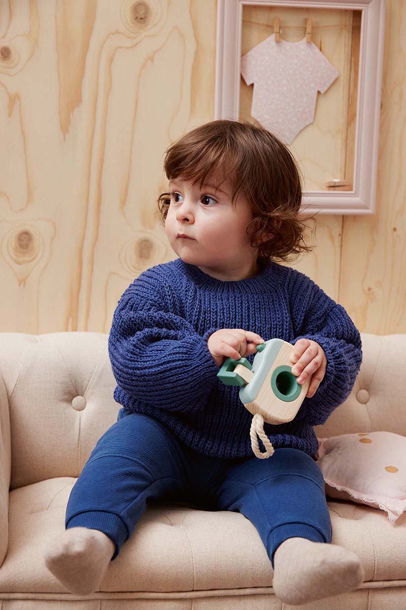 Lang Yarns Knitting Pattern TILL Oversized sweater Pattern Bundle in Merino 200 Bébé by LANGYARNS | Punto 80-021