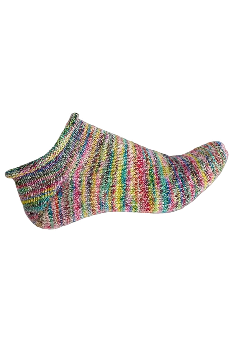 Lang Yarns Knitting Pattern TROPICAL GETAWAY Sneaker socks Pattern Bundle in FOOTPRINTS by LANGYARNS | WOOLADDICTS #10-017