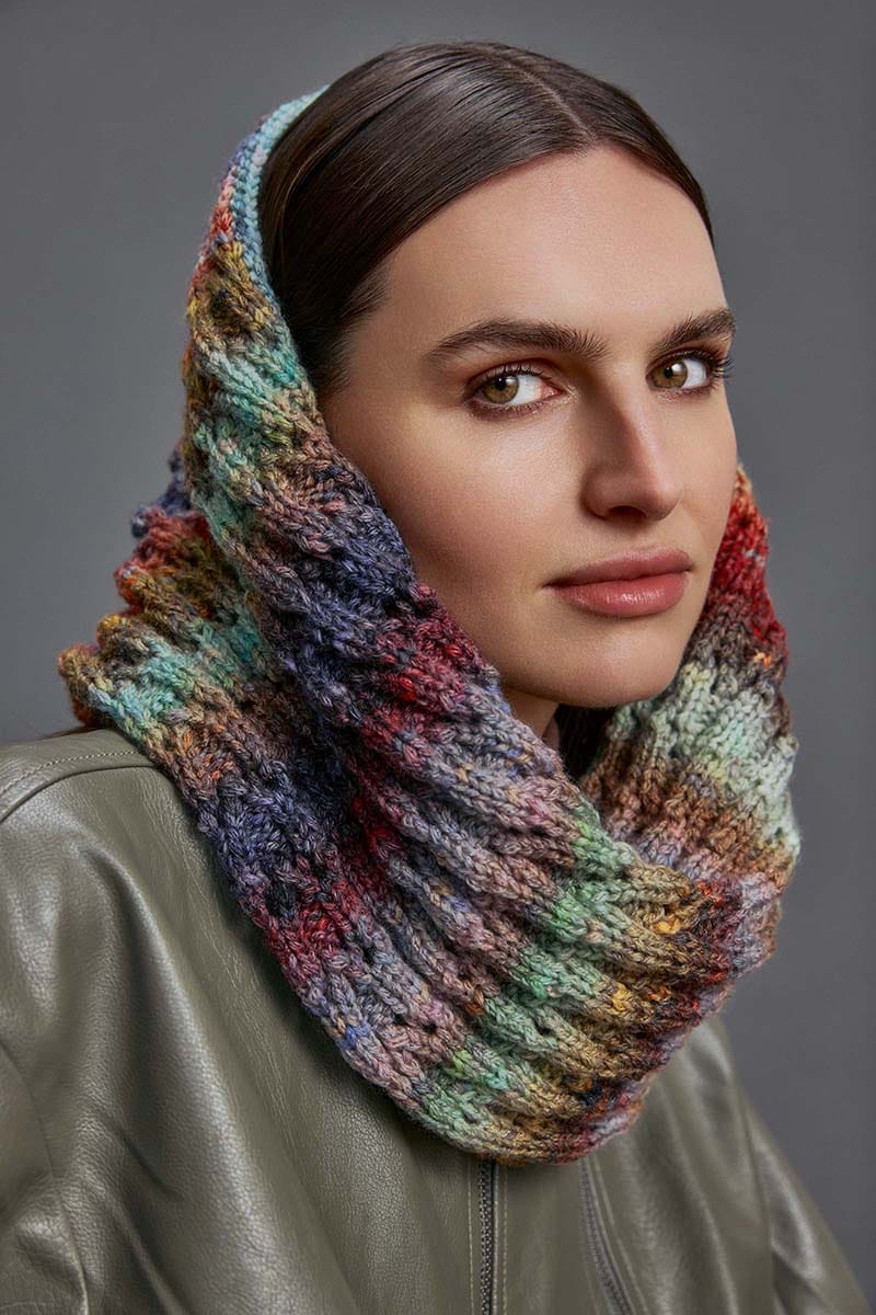 Lang Yarns Knitting Pattern UNA Loop Pattern Bundle in Magnolia by LANGYARNS | Punto 088