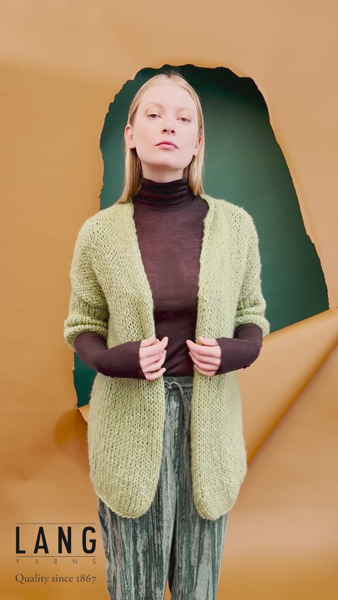 JENNA Cardigan Pattern Kit in AVALON by LANGYARNS | Fatto a Mano 286-017